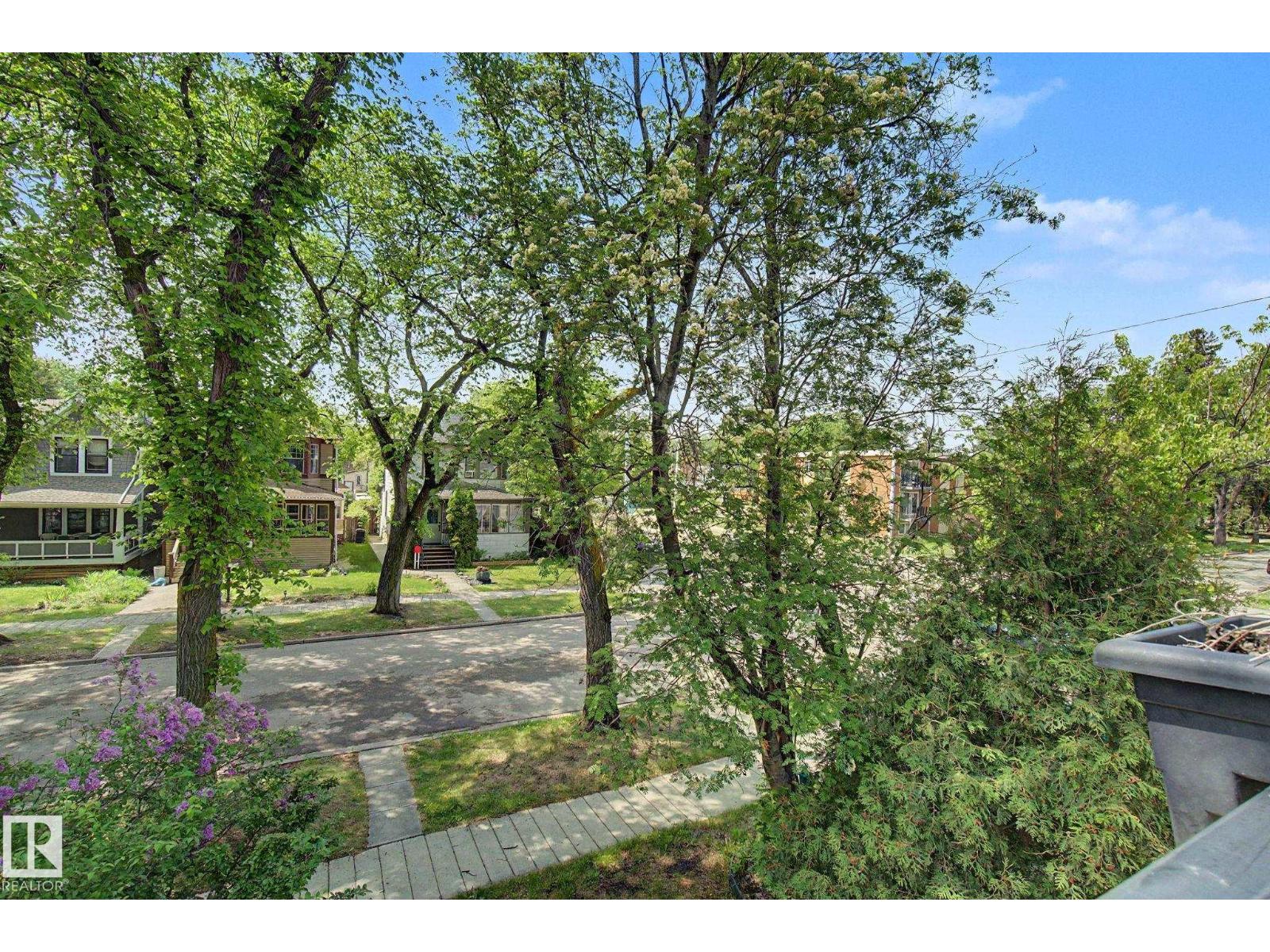 10647 125 ST NW - 24