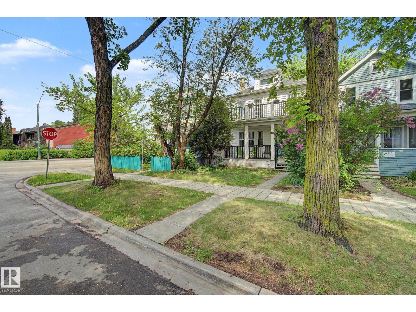10647 125 ST NW - 49