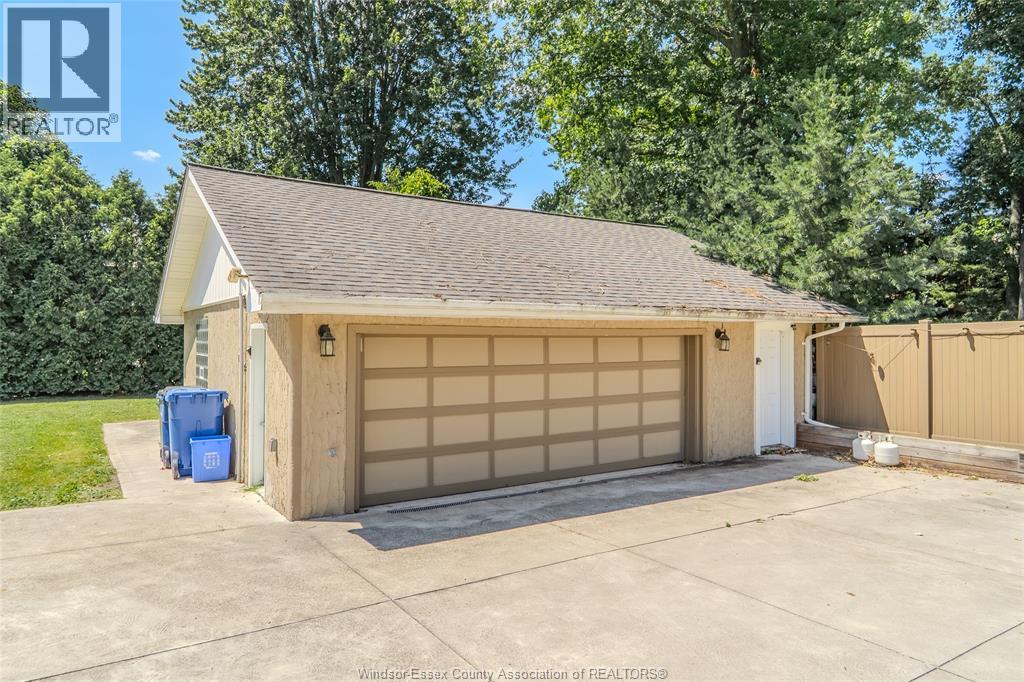 1242 Reaume ROAD - Image 28