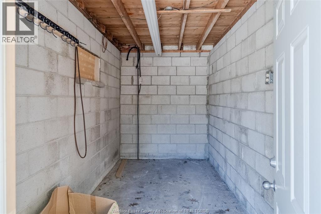 1242 Reaume ROAD - Image 30