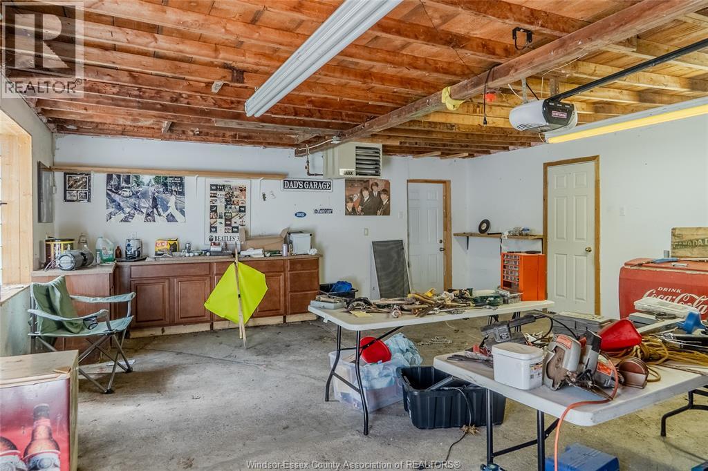1242 Reaume ROAD - Image 31