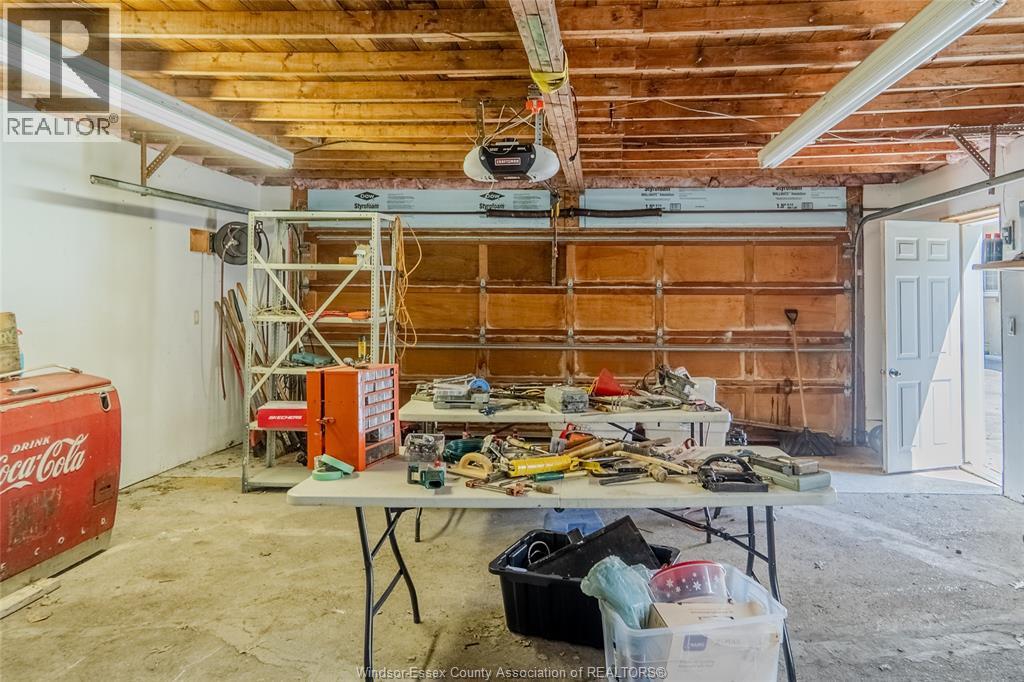 1242 Reaume ROAD - 32