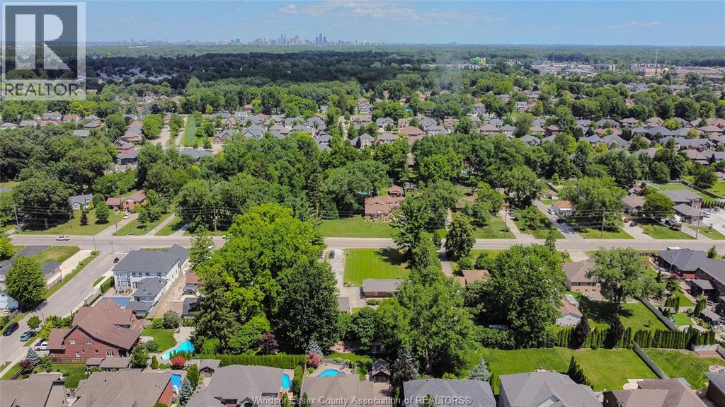 1242 Reaume ROAD - 43