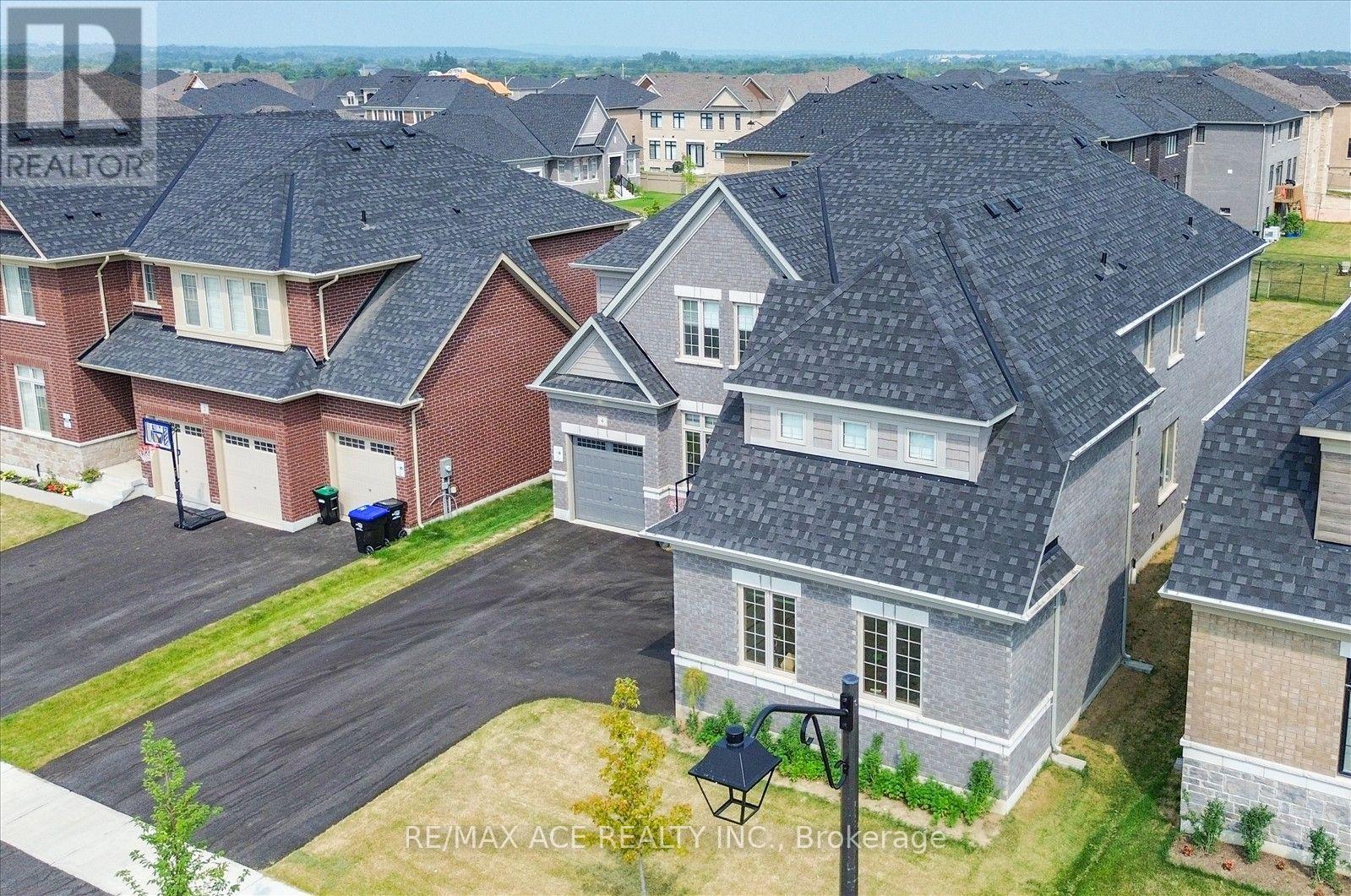 4 EMERALD GROVE - 3