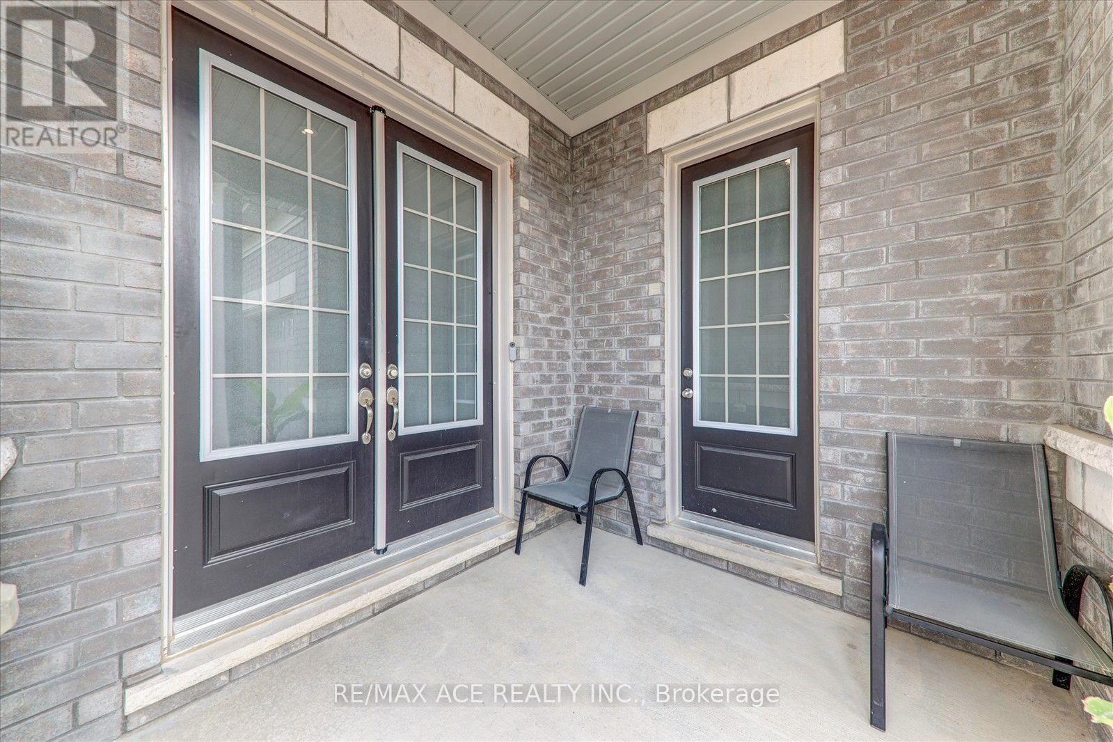 4 EMERALD GROVE - 10