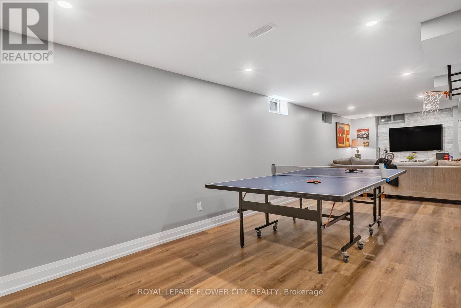 75 ST MICHAELS CRESCENT - Image 33