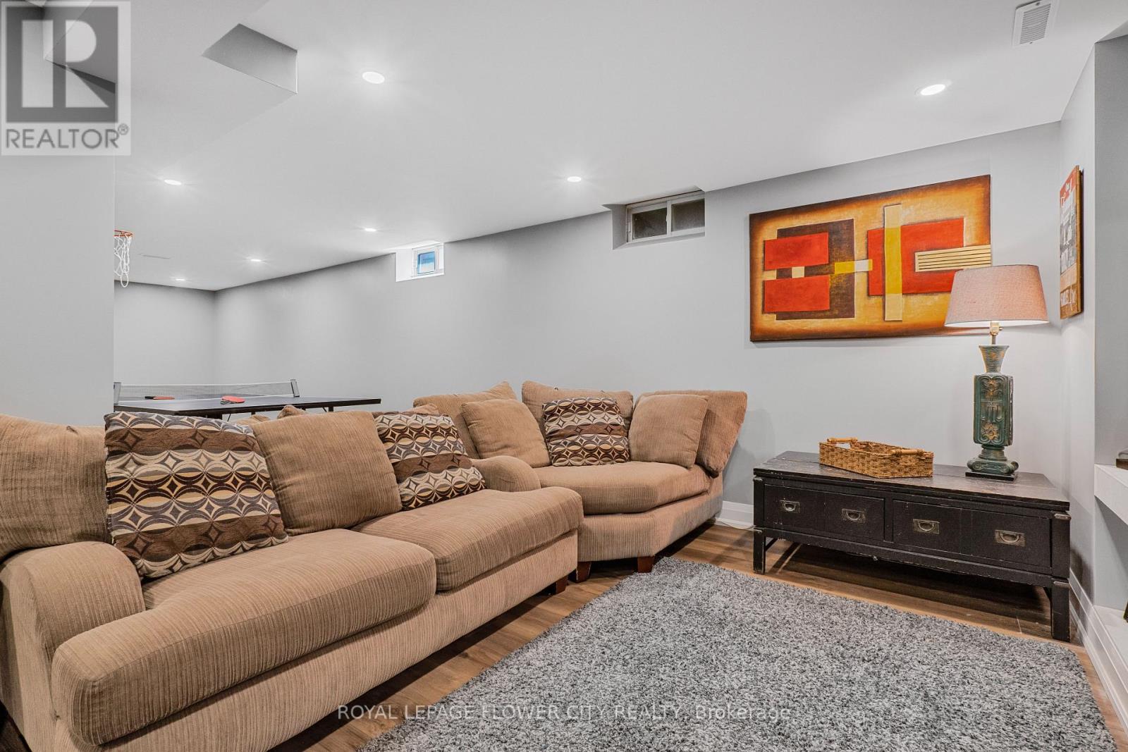 75 ST MICHAELS CRESCENT - Image 35