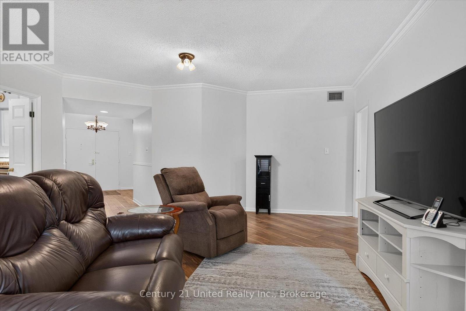 #203 1818 CHERRYHILL ROAD - Image 17