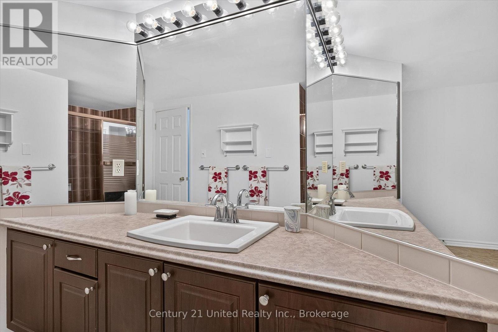 #203 1818 CHERRYHILL ROAD - Image 32