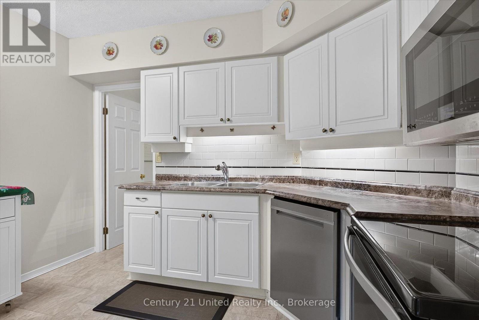 #203 1818 CHERRYHILL ROAD - Image 6