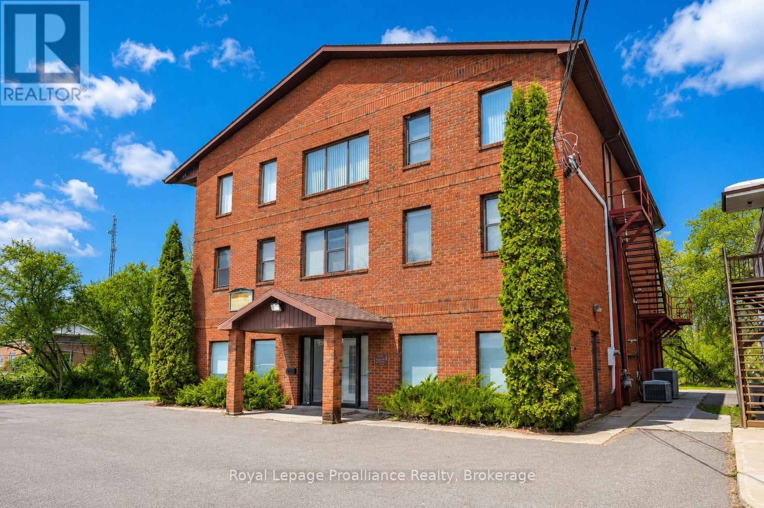 108 RUSSEL STREET - 5