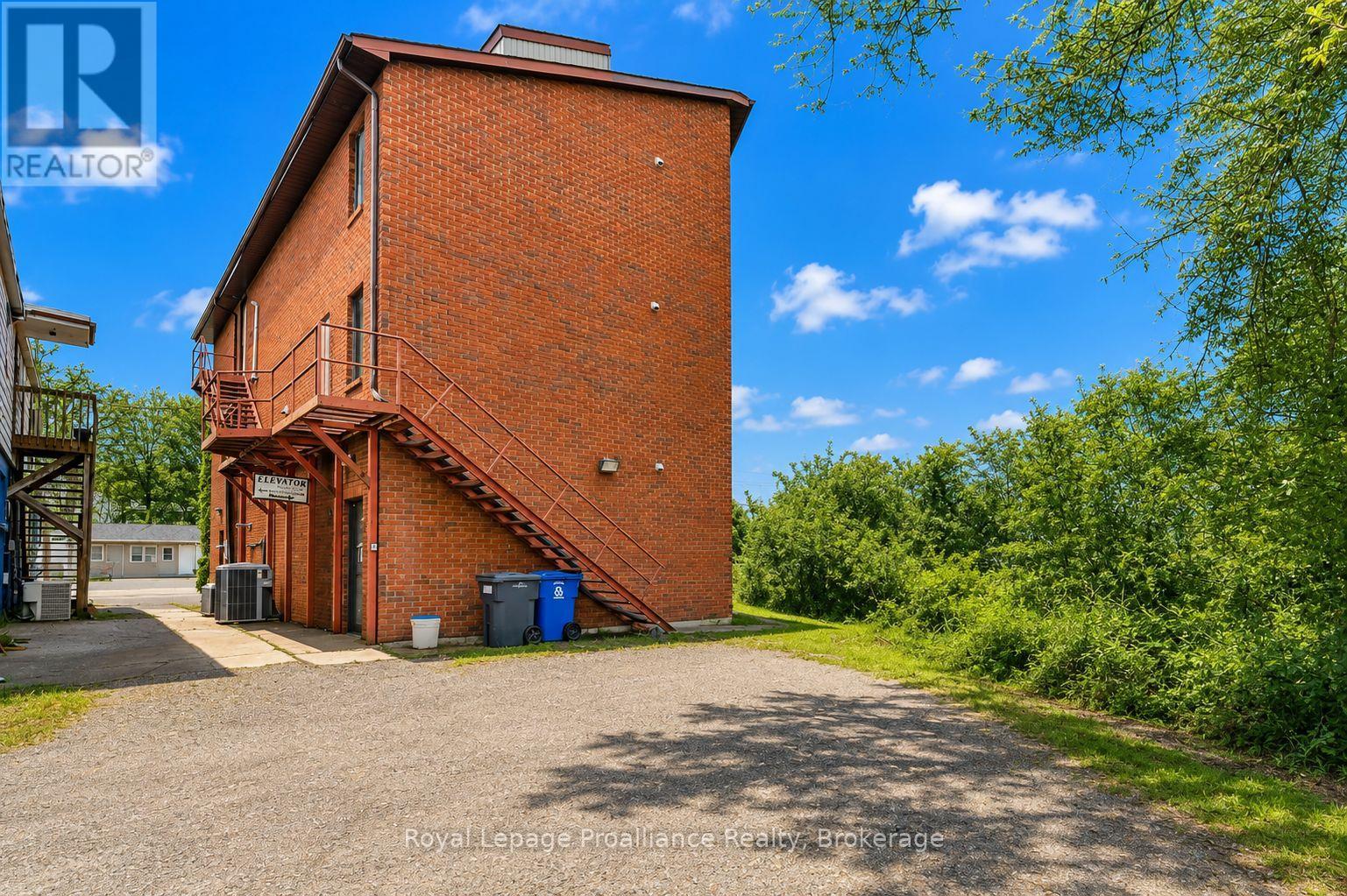 108 RUSSEL STREET - 9