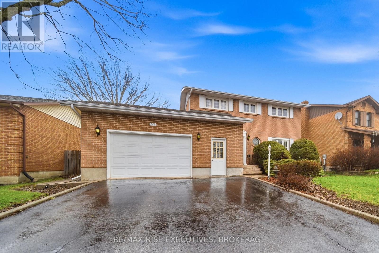 127 NICHOLSON CRESCENT - 2