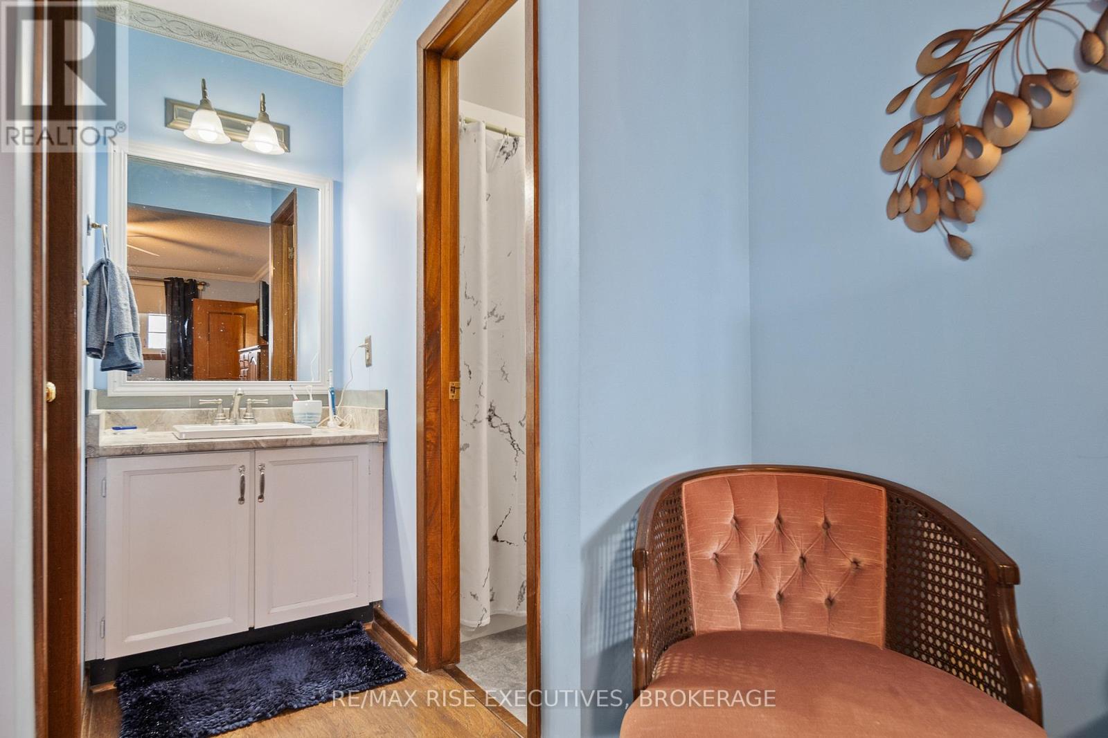 127 NICHOLSON CRESCENT - 25