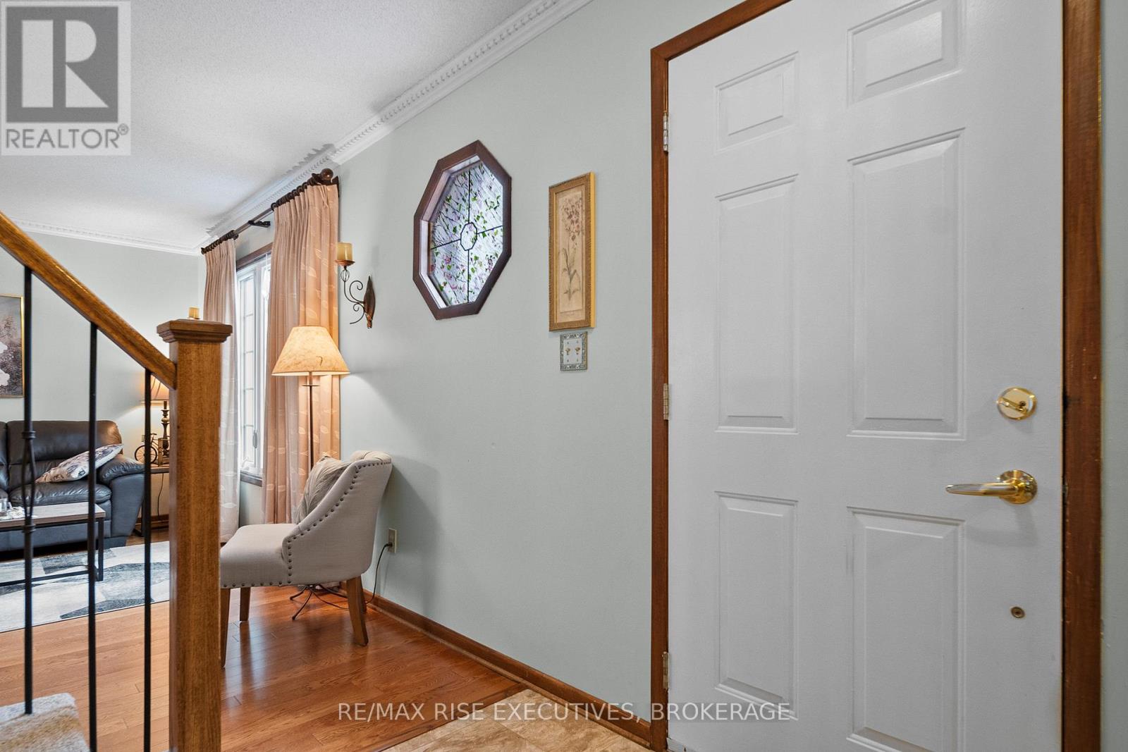 127 NICHOLSON CRESCENT - 5