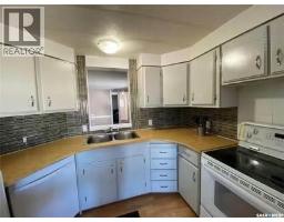 Bedroom - 68 Spencer Drive, Kindersley, SK S0L1S1 Photo 9