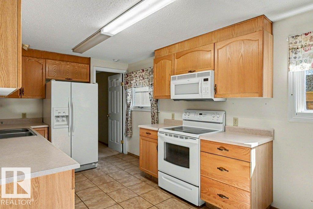 26 LOUISBOURG PL - 42