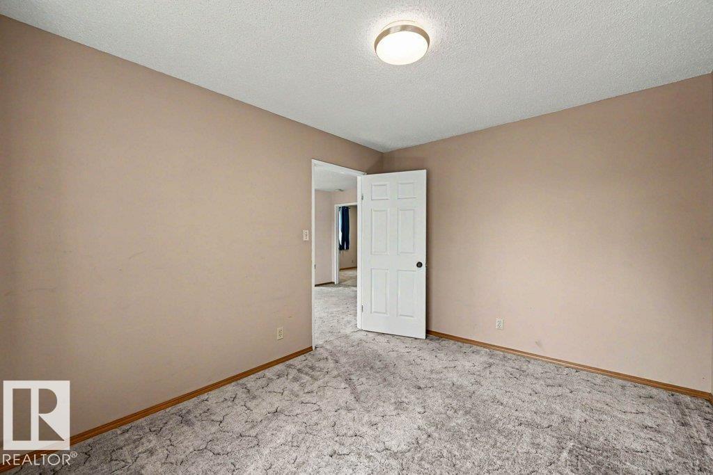 26 LOUISBOURG PL - 22