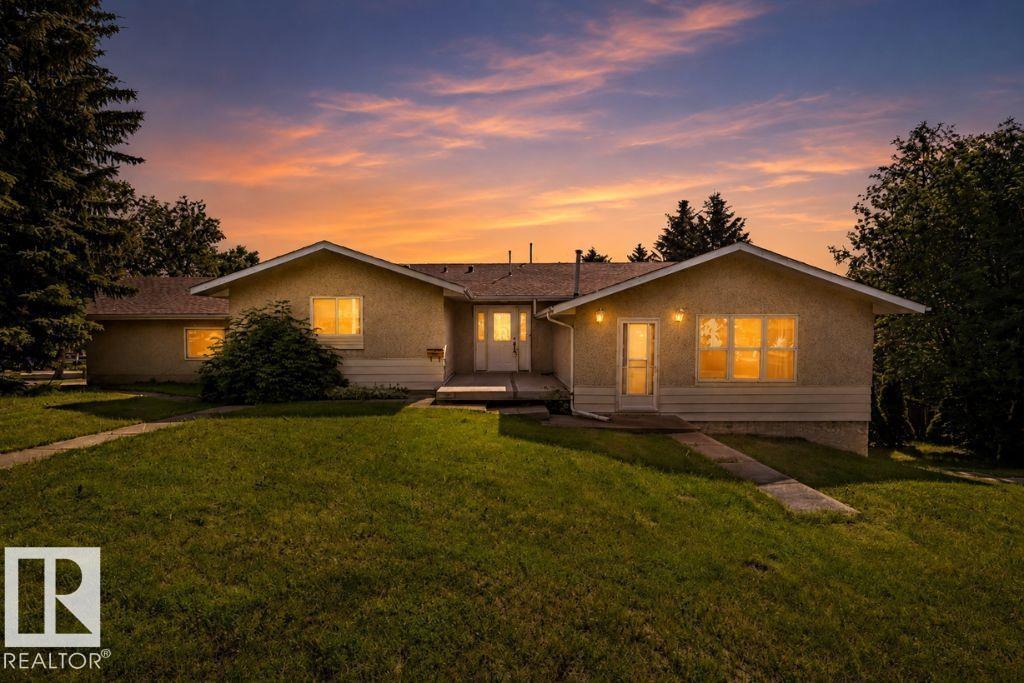 26 LOUISBOURG PL - 1