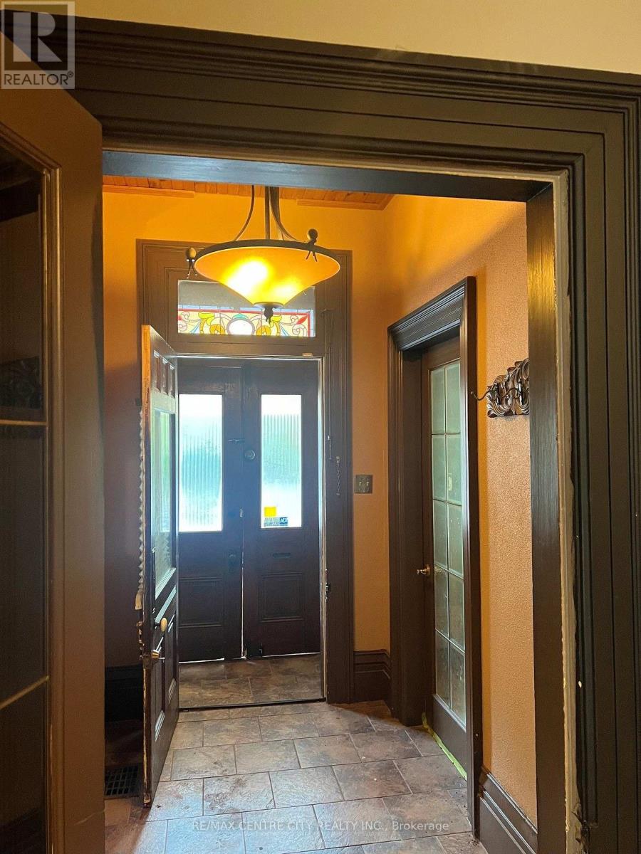 151 CLARENCE STREET - 2