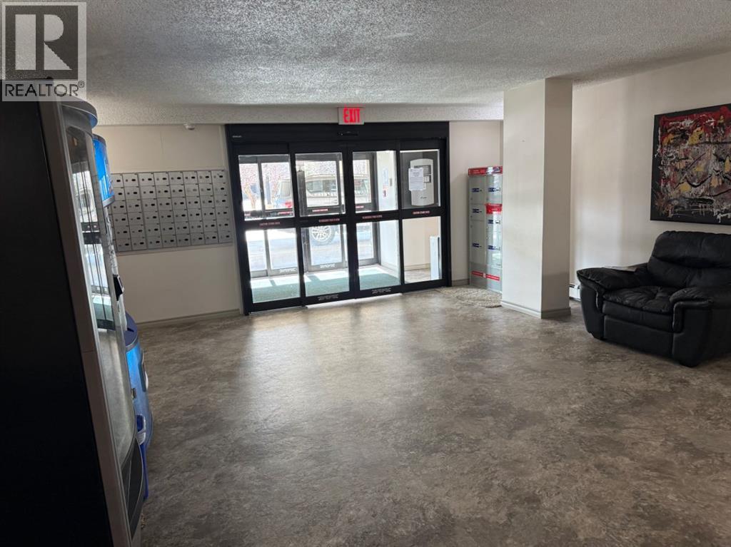 #921 21 Berkeley Place W - 10