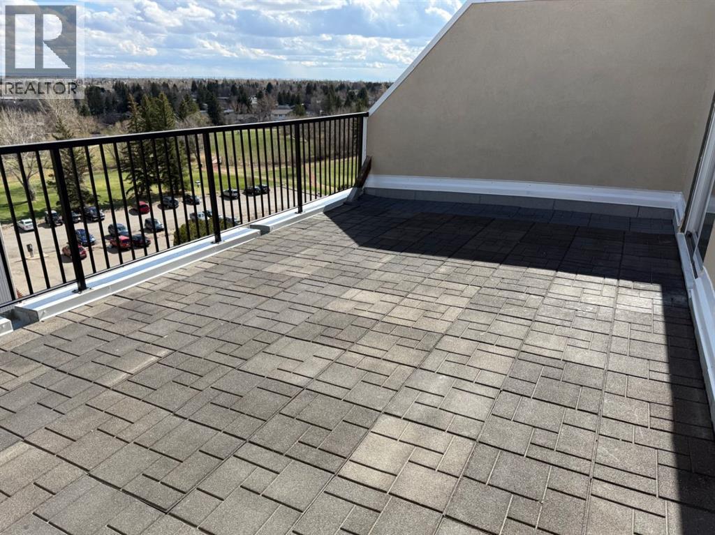 #921 21 Berkeley Place W - 19