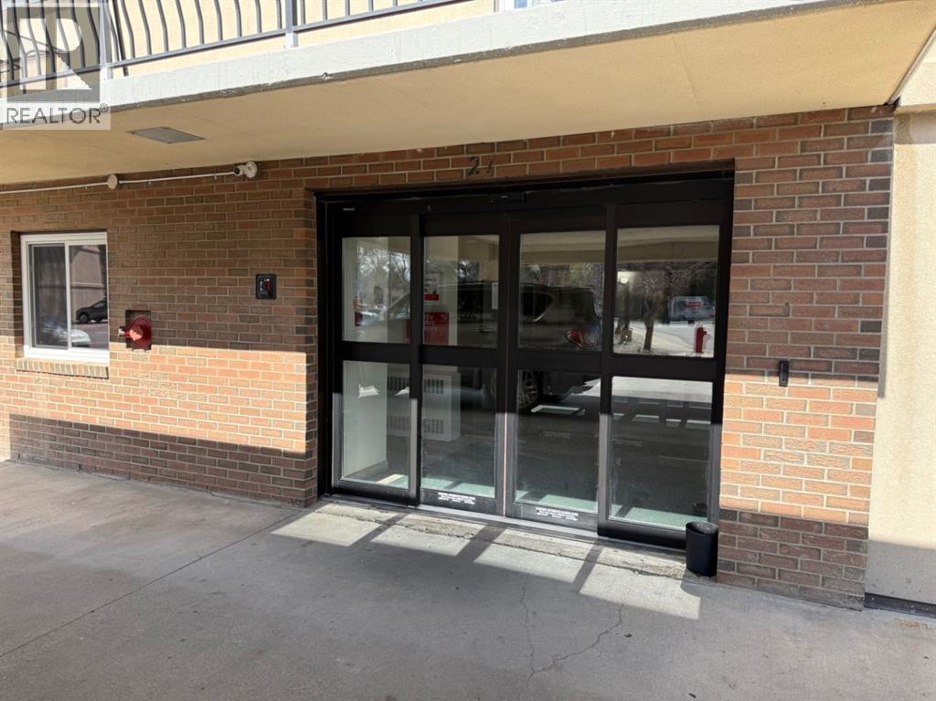 #921 21 Berkeley Place W - 4