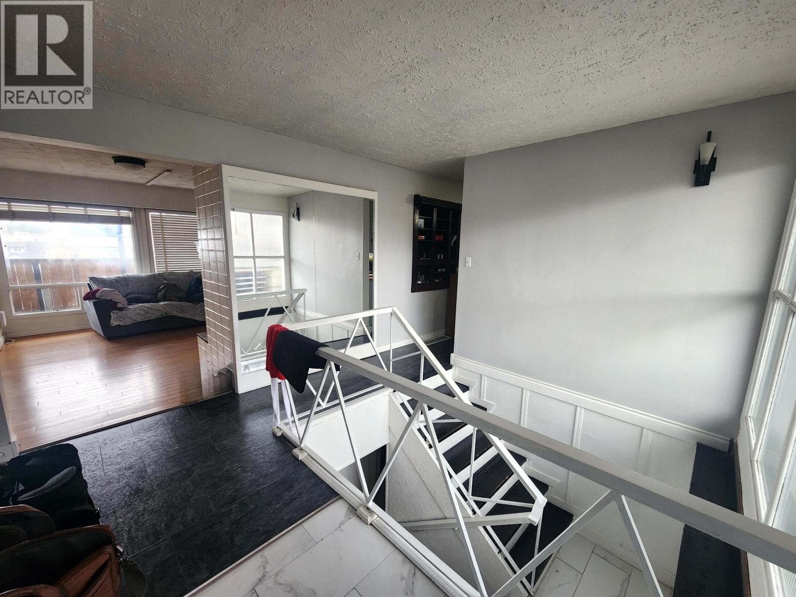 2189 MCBRIDE CRESCENT - 4
