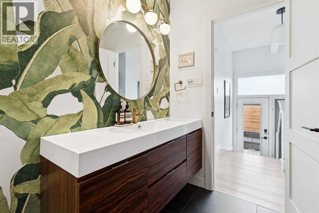 735 53 Avenue SW - Image 16