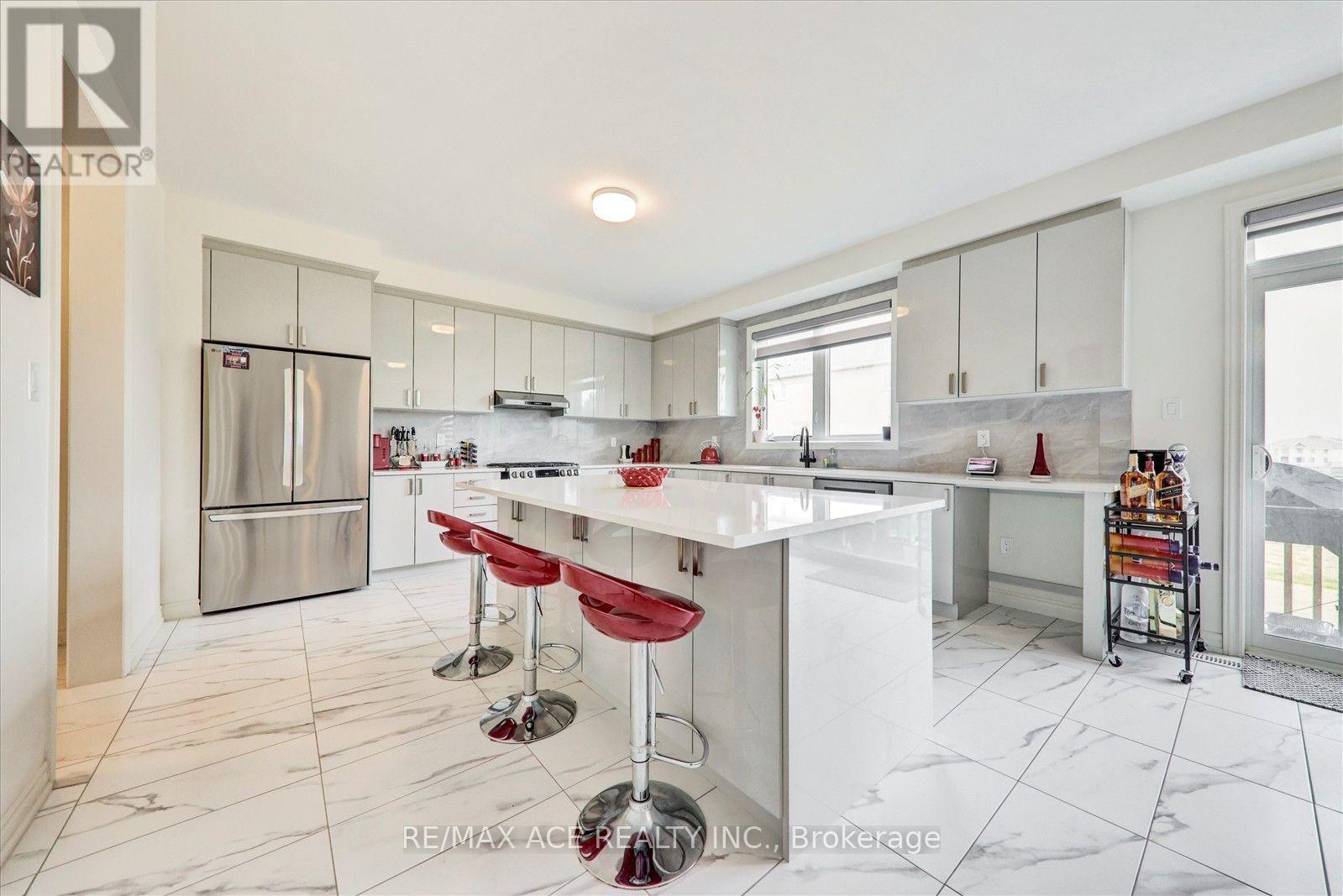 4 EMERALD GROVE - 12
