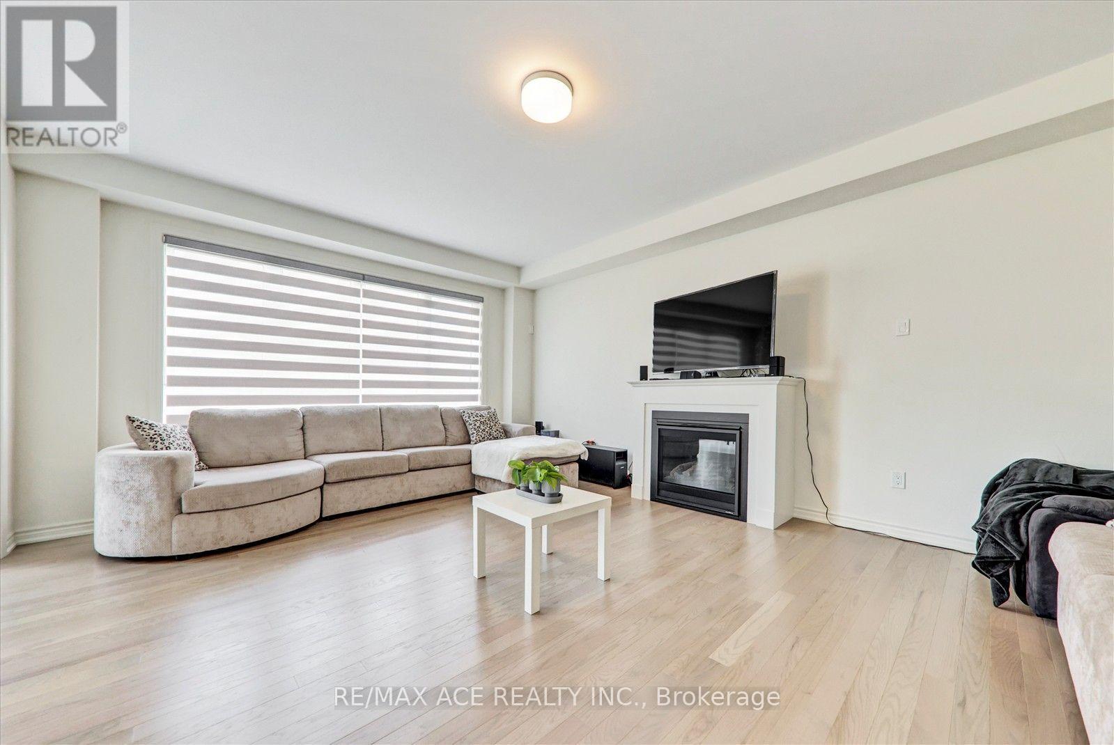 4 EMERALD GROVE - 16