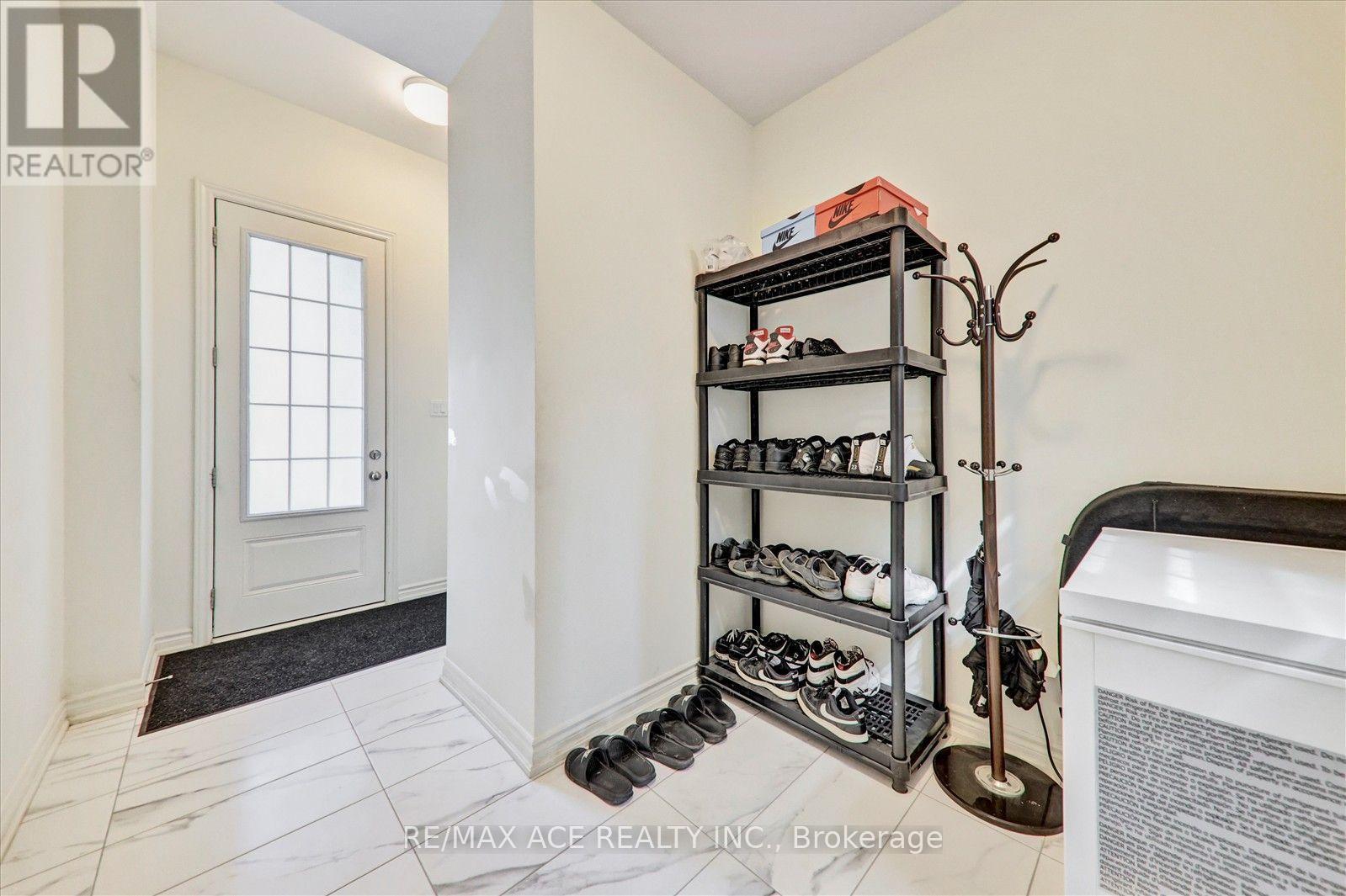 4 EMERALD GROVE - 23