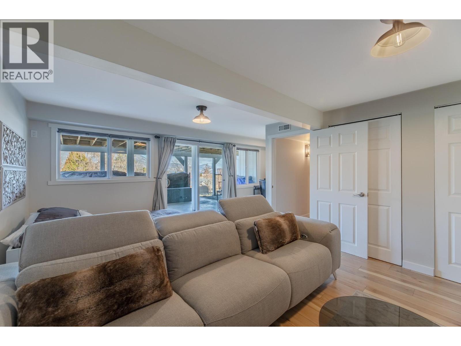 334 Carmel Crescent - 43