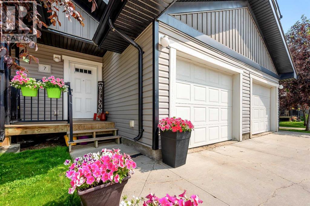 #7, 1511 47C Avenue - 4