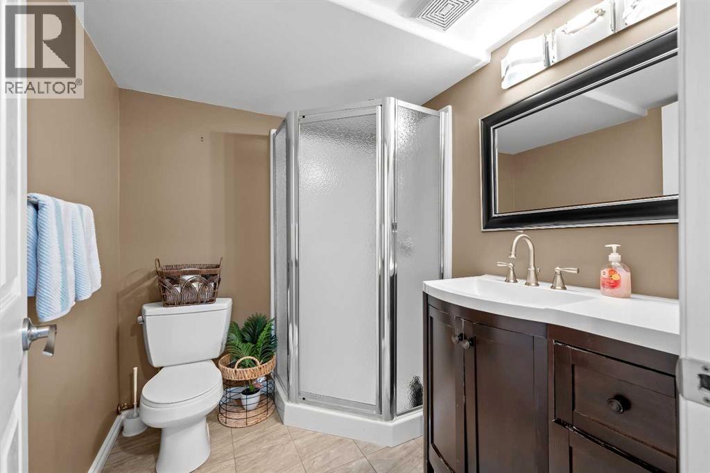 #7, 1511 47C Avenue - 27