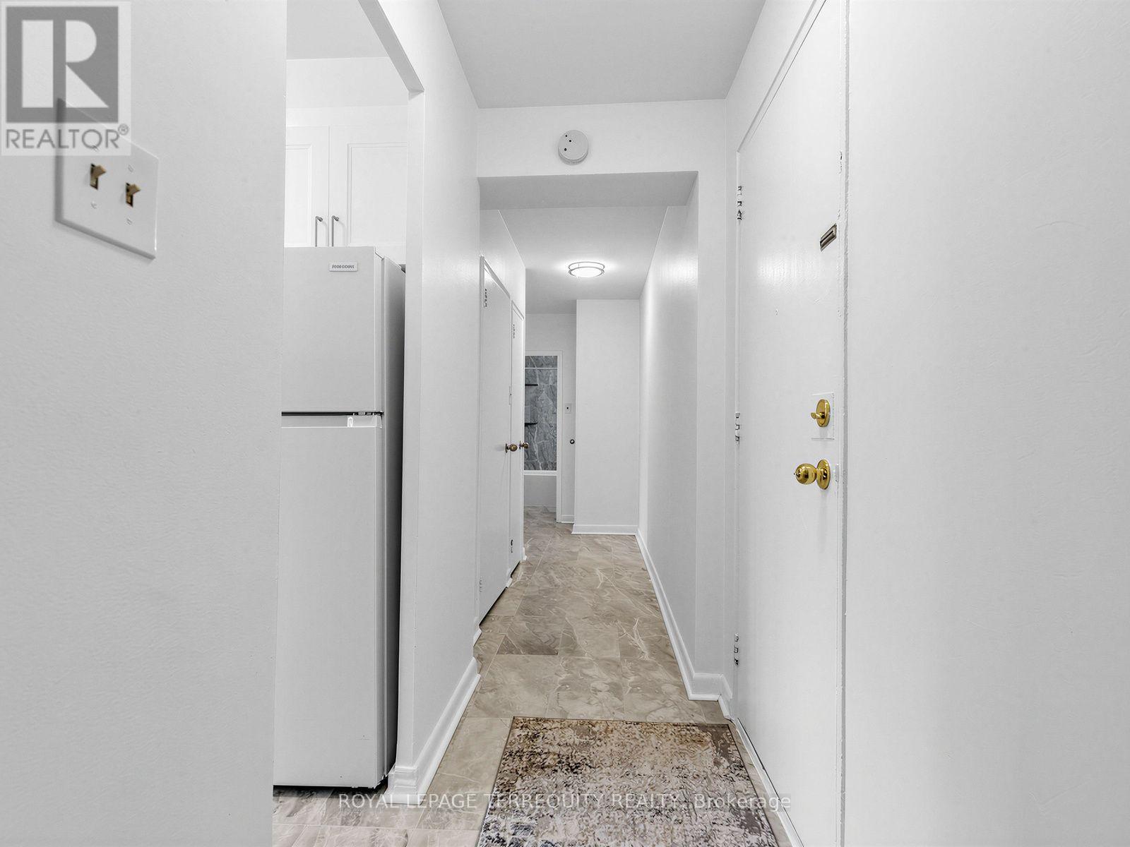 #404 8 KINGSBRIDGE COURT - 13