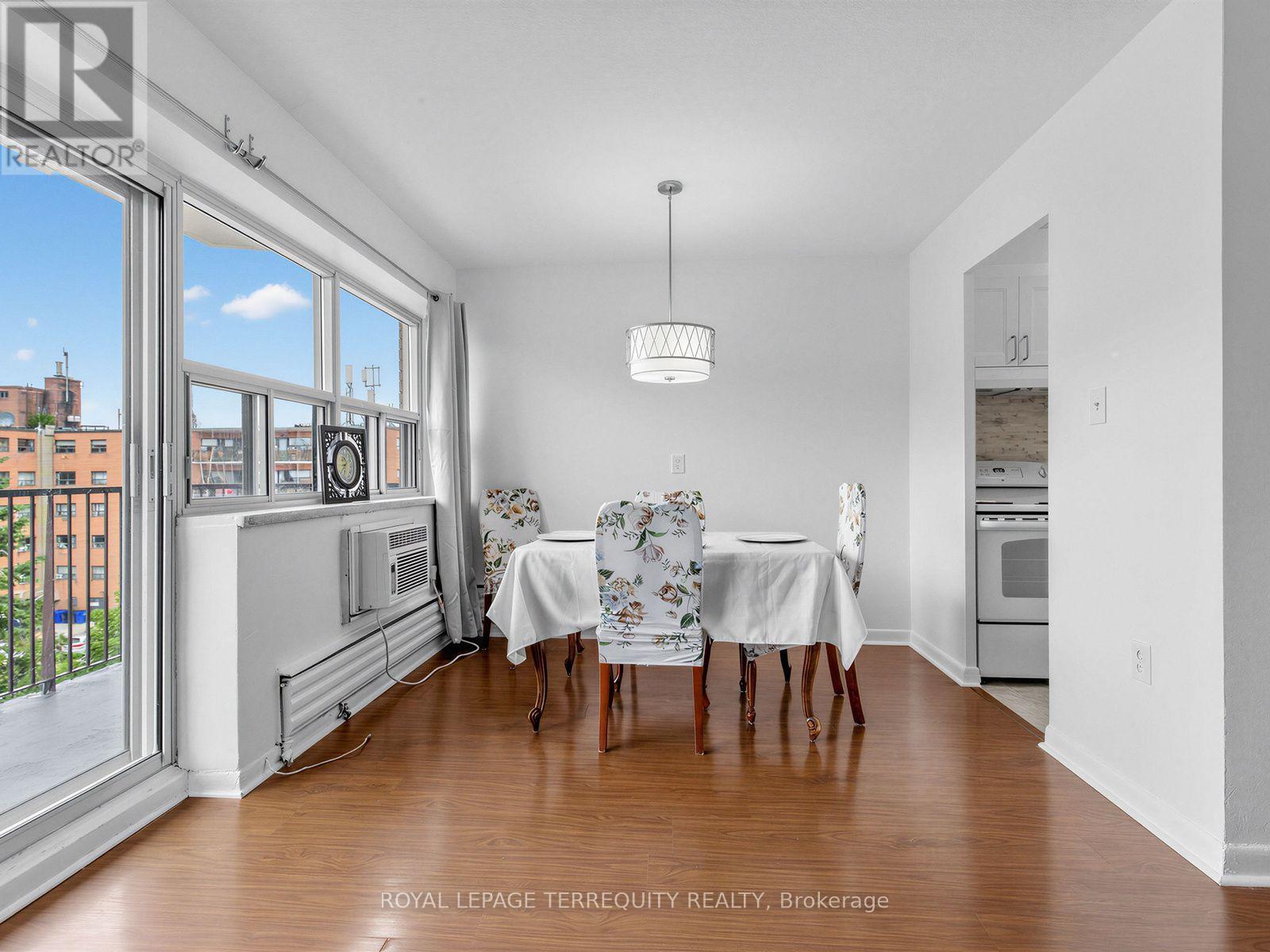 #404 8 KINGSBRIDGE COURT - 6