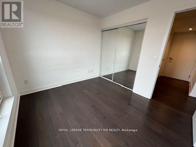 #902 58 ORCHARD VIEW BOULEVARD - 11