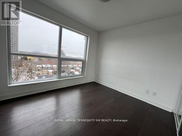 #902 58 ORCHARD VIEW BOULEVARD - 9