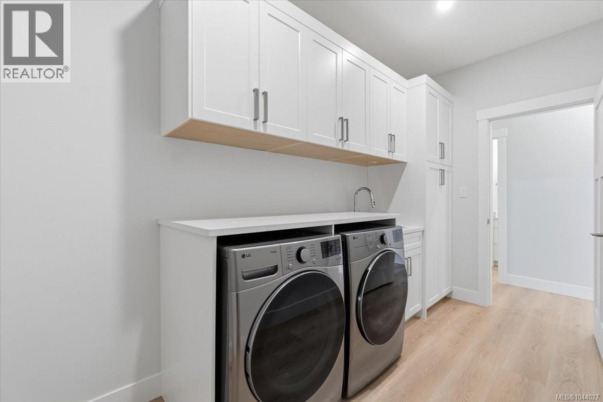 846 Woodside Cres - 14