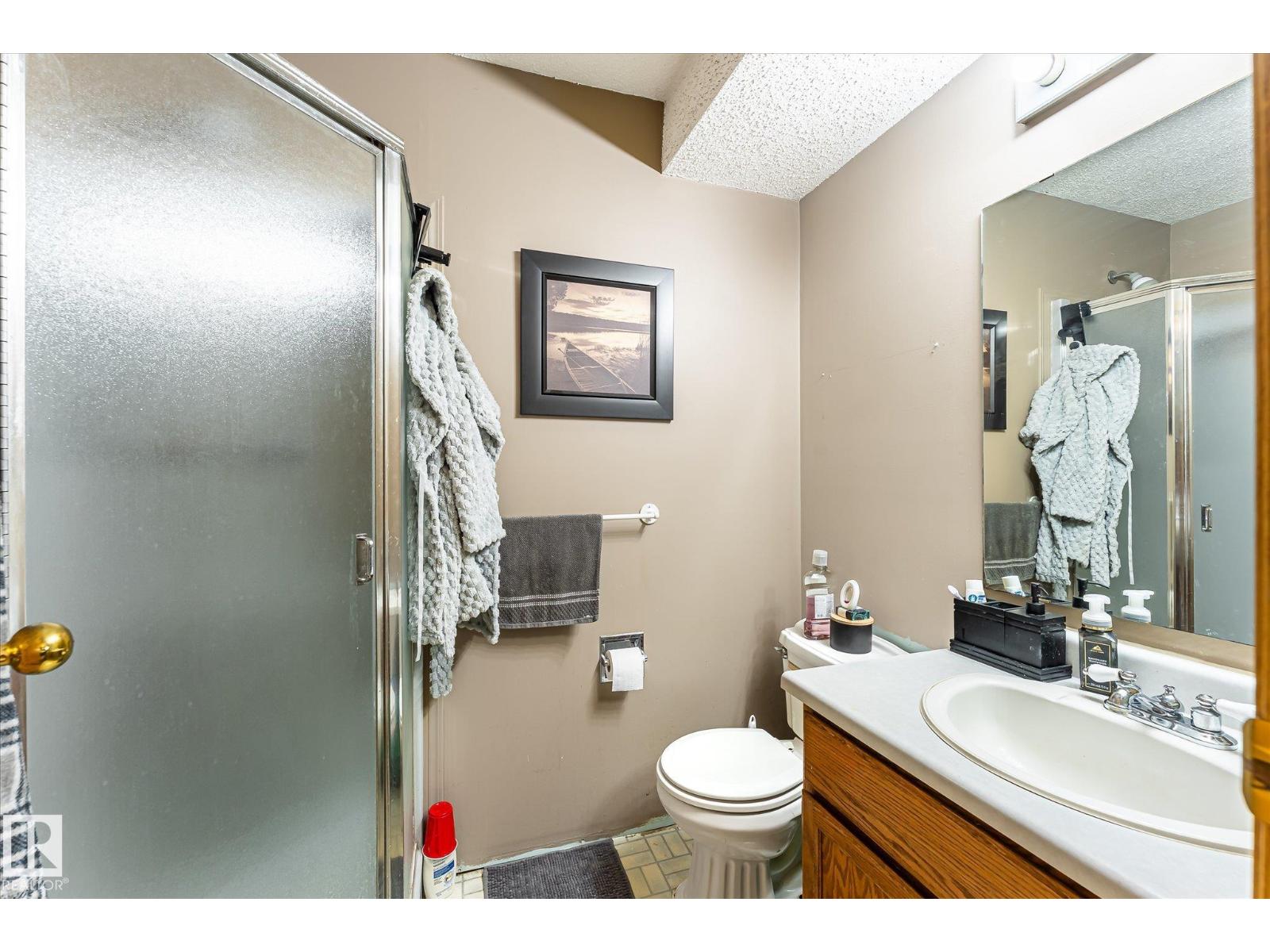 12435 46 ST NW - 15