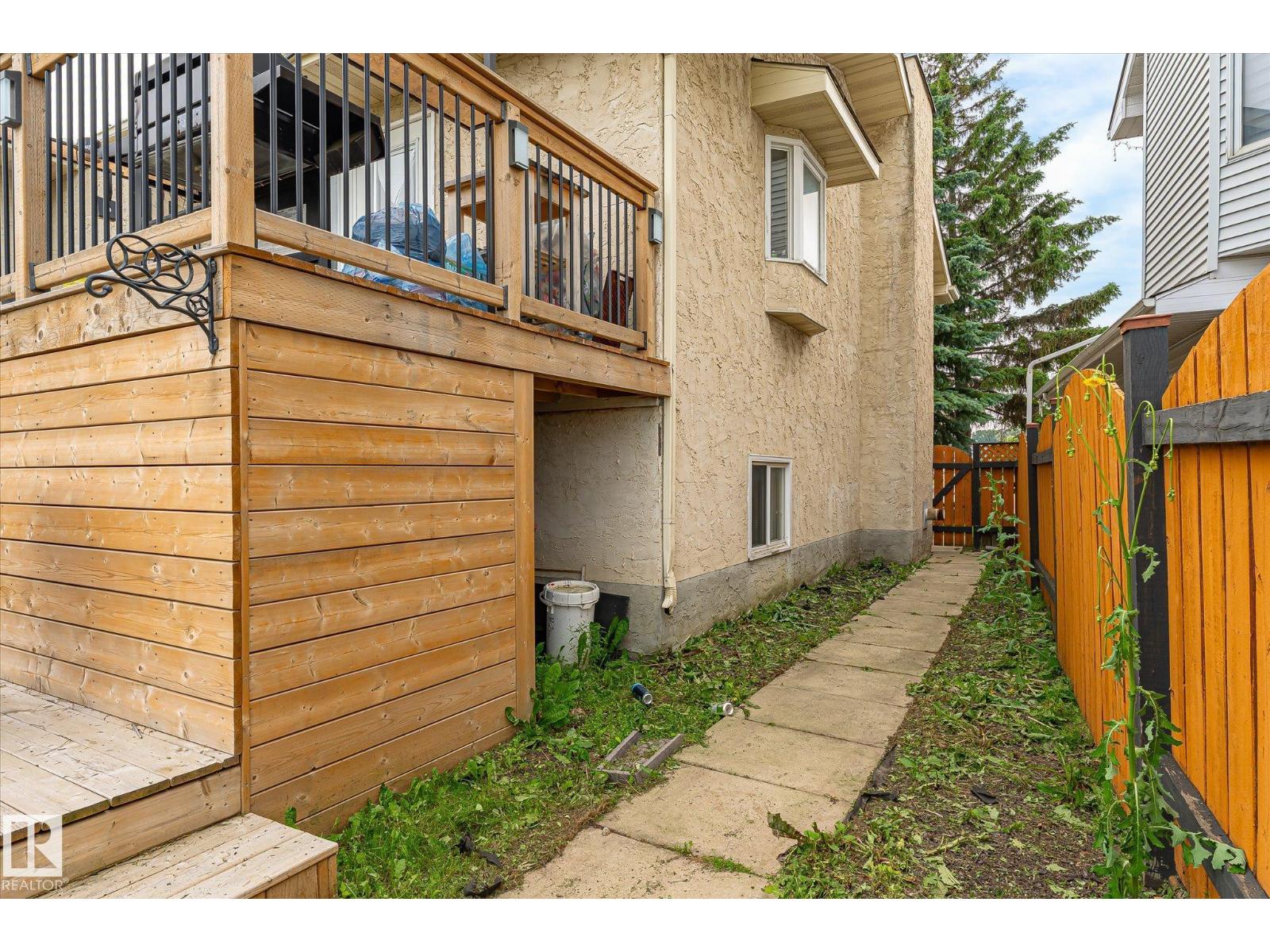12435 46 ST NW - 50