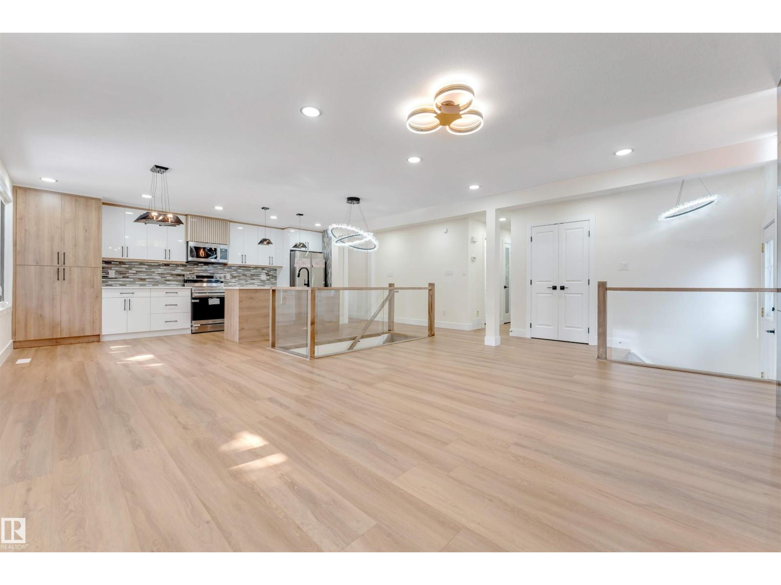 131 GARLAND CR - 12