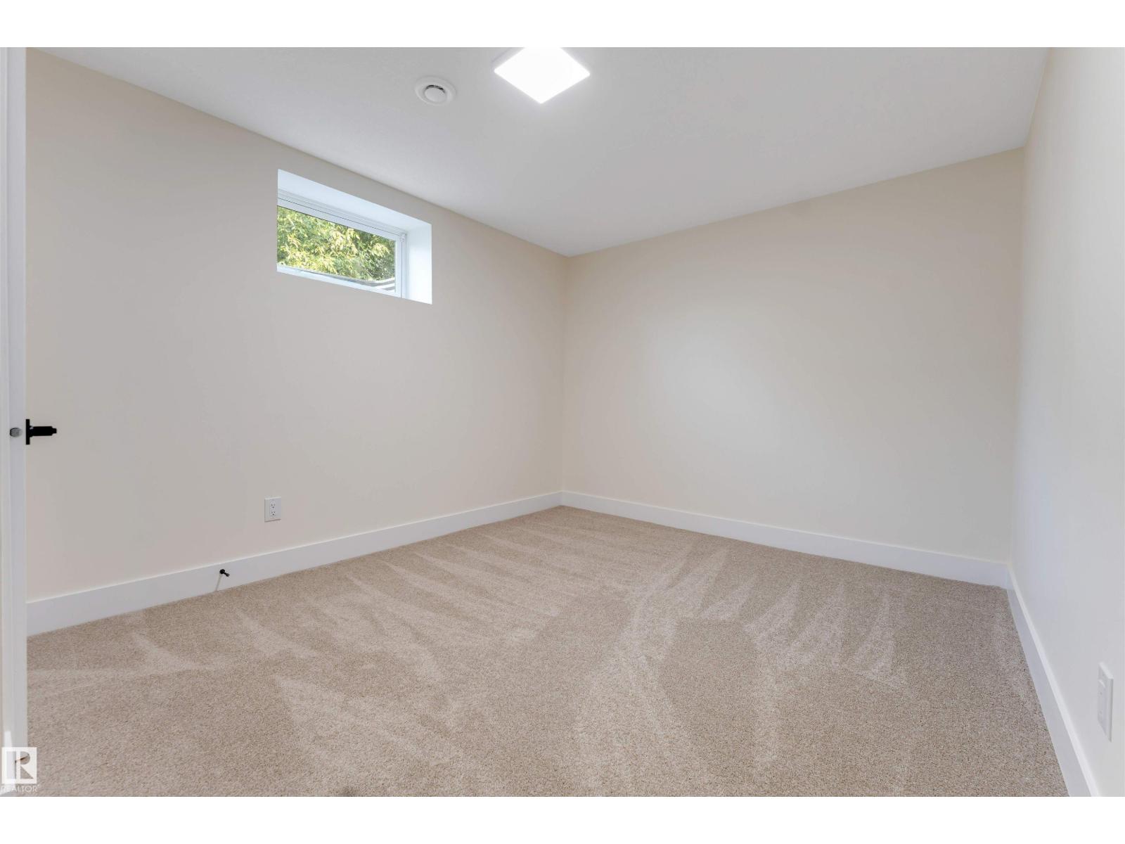 131 GARLAND CR - 34