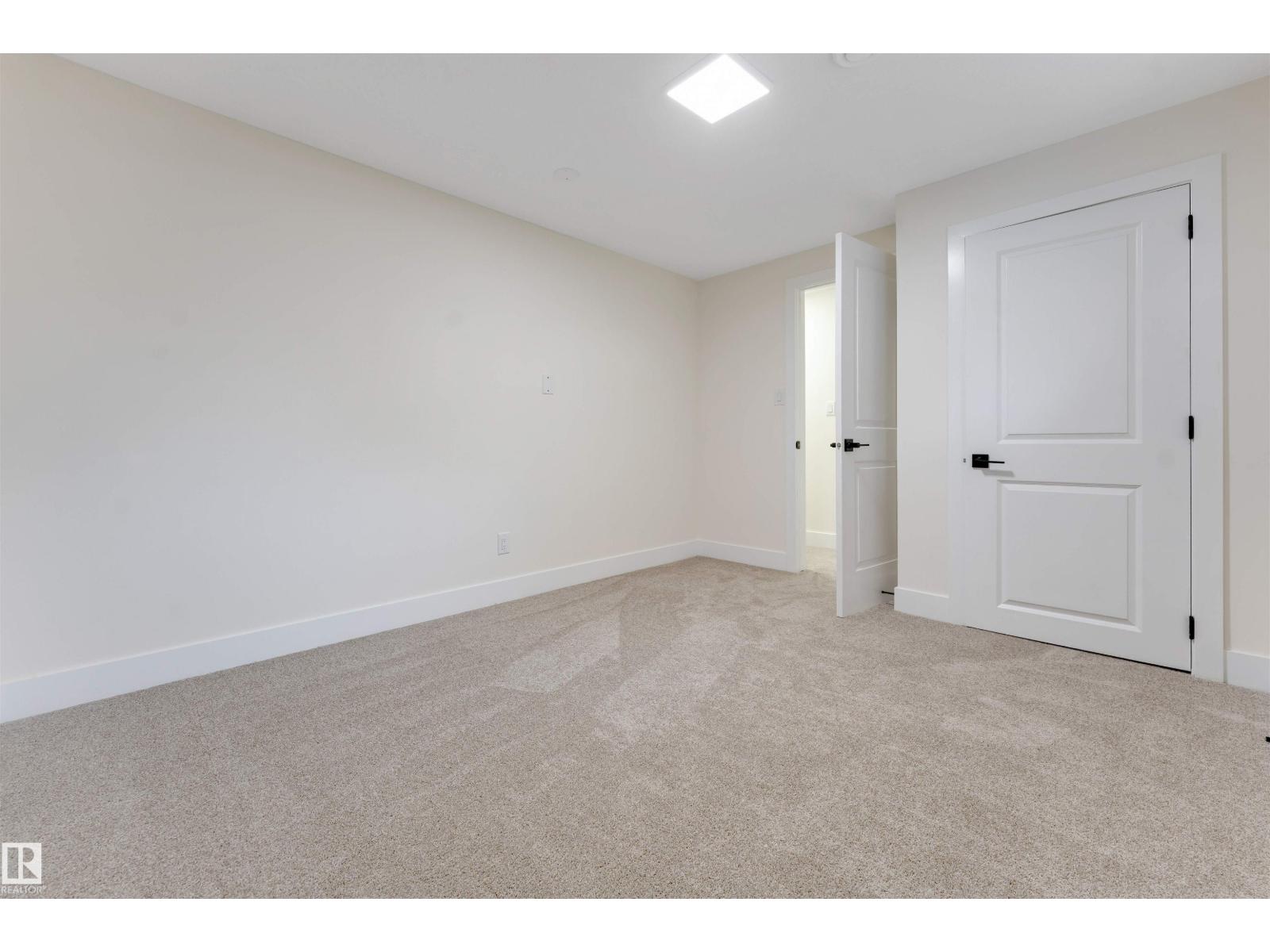 131 GARLAND CR - 35