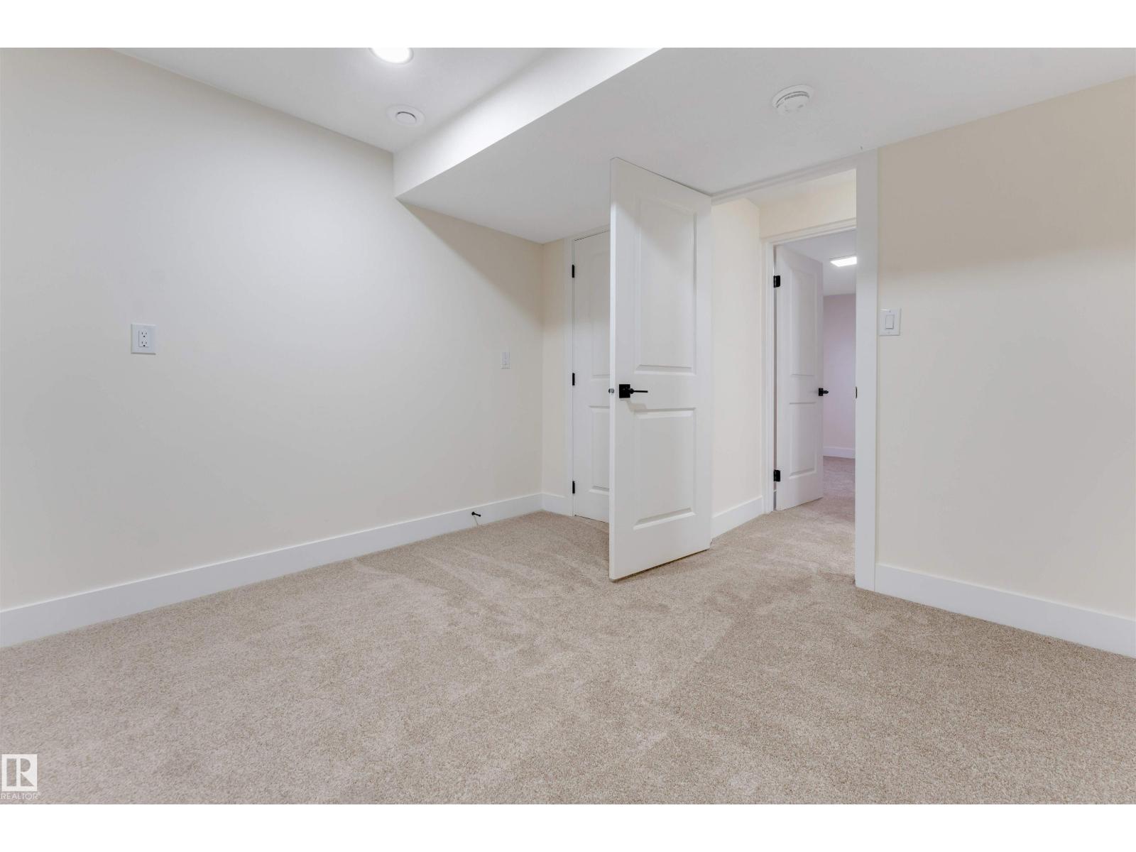 131 GARLAND CR - Image 37