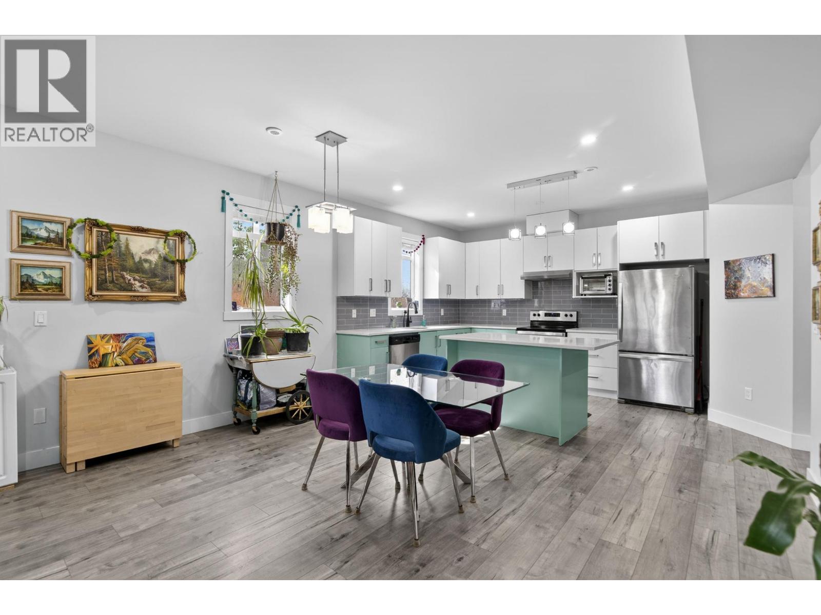 #1 1038 Stockwell Avenue - 10