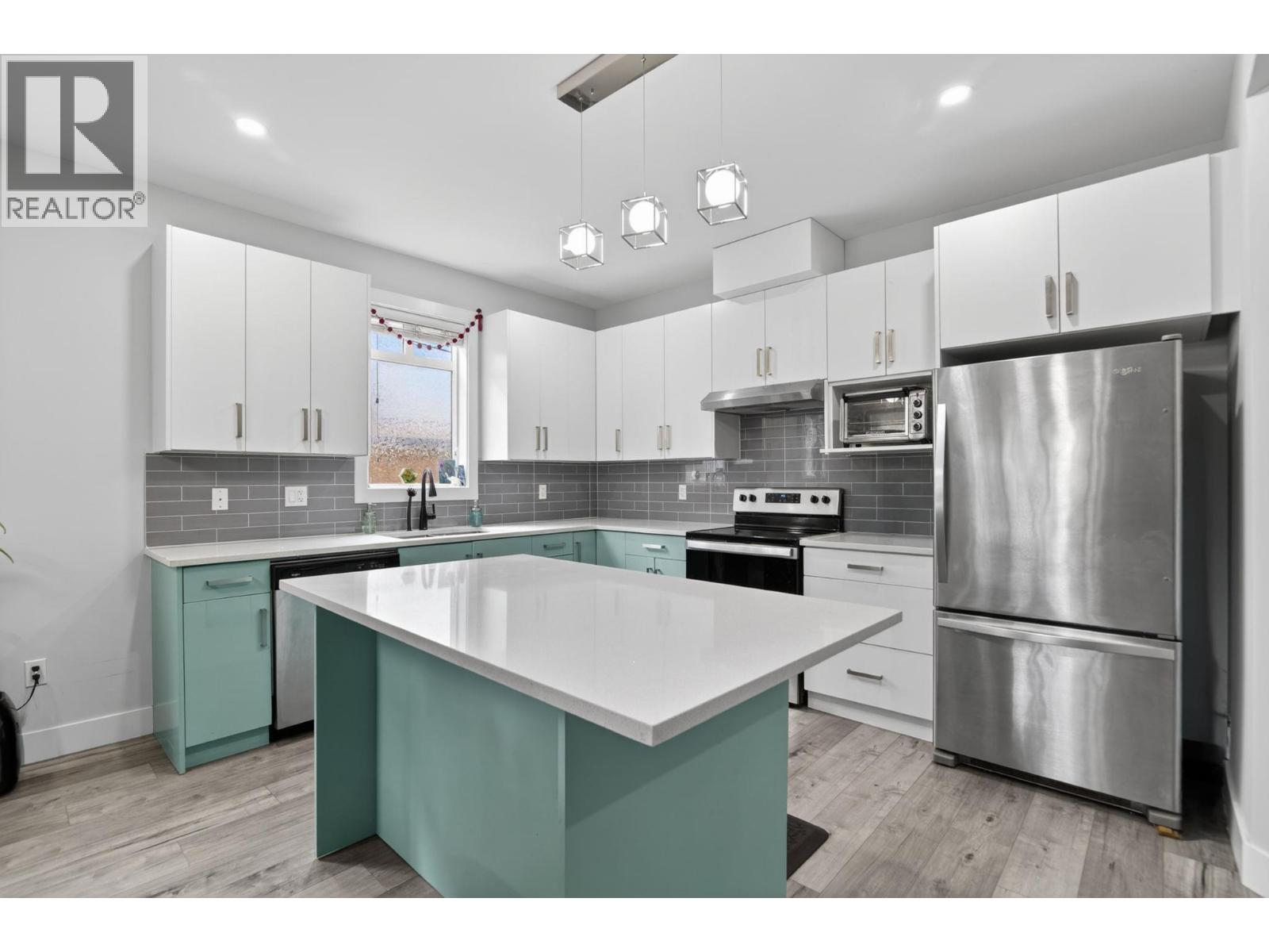 #1 1038 Stockwell Avenue - 11