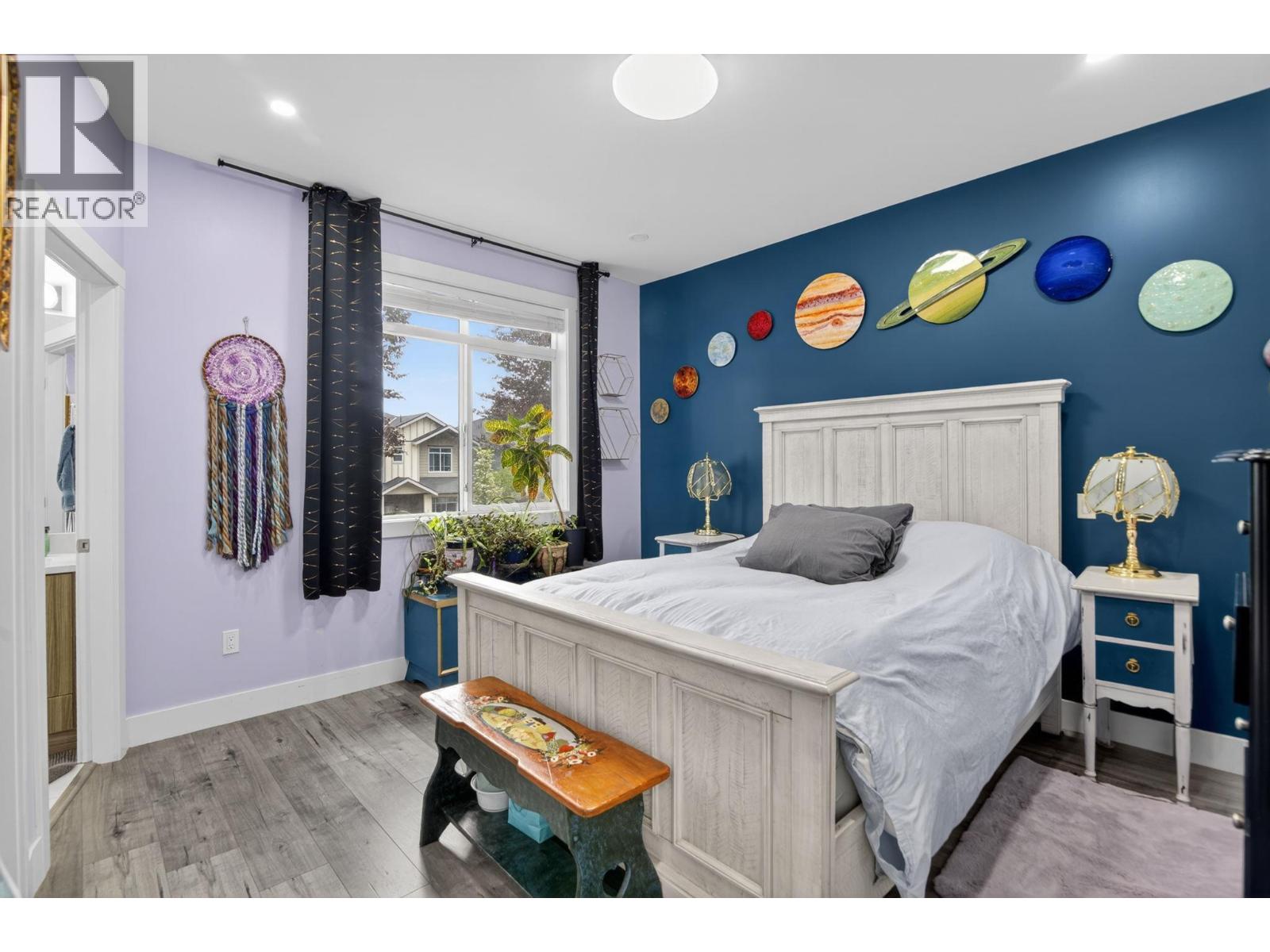 #1 1038 Stockwell Avenue - 13