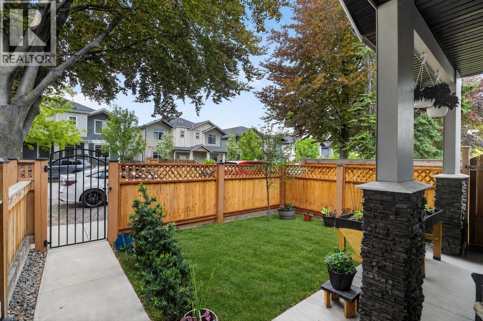#1 1038 Stockwell Avenue - 4